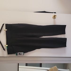 Brand new Dalia Jegging style pants with pockets w/ built-in tummy control panel